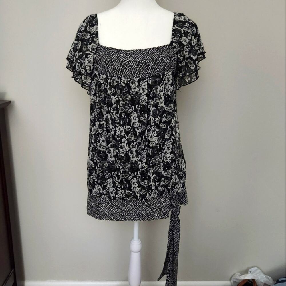 Apt 9 Black and White Peasant Blouse Short Flutter Sleeves Summer Top Size M